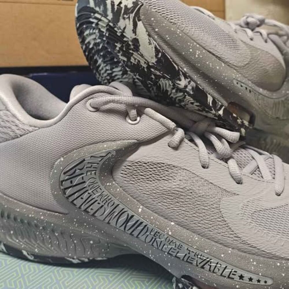 Nike freak zoom